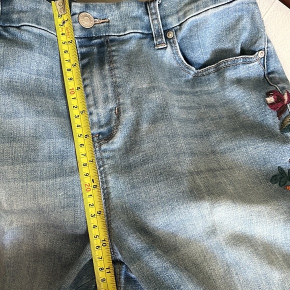 Jeans - Picture 7 of 8